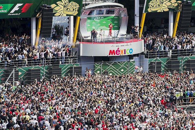 Podium: ganador, Max Verstappen, Red Bull Racing, segundo, Valtteri Bottas, Mercedes AMG F1, tercero, Kimi Raikkonen, Ferrari