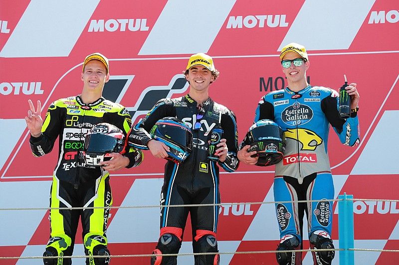 Podio: segundo puesto Fabio Quartararo, Speed Up Racing, ganador de la carrera Francesco Bagnaia, Sky Racing Team VR46, tercer lugar Alex Márquez, Marc VDS