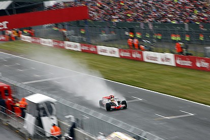 Kijktip van de dag: Masterclass Hamilton op nat Silverstone
