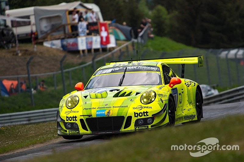 Nurburgring 24h: Porsche in command after six hours