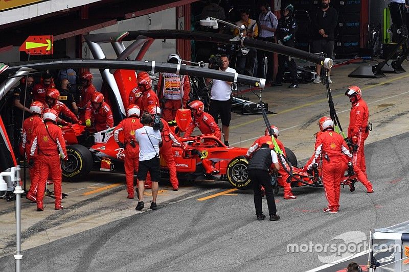 Kimi Raikkonen, Ferrari SF71H, si ritira dalla gara