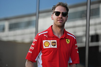 Vettel úgy véli, a "szelfizés nem normális"