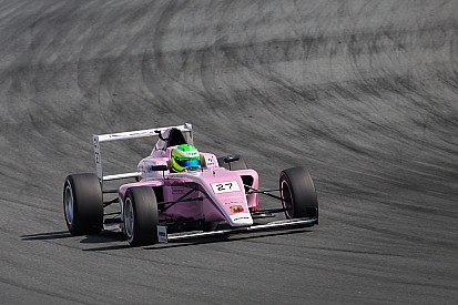 David Schumacher az első hét formula-versenyén hatszor állt dobogóra