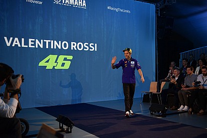 Yamaha presenta en Yakarta y de madrugada la nueva M1 2019 de Rossi y Viñales