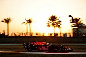 Ricciardo explica su 'peineta' a Grosjean: "Me dolía el dedo"