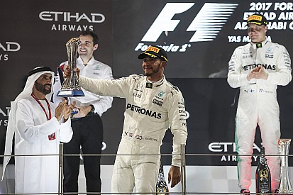 Saját emoji-készletet készített Lewis Hamilton