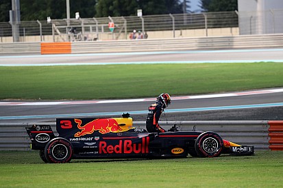 Ricciardo: "Con el Ferrari, Raikkonen debería haber estado más arriba"