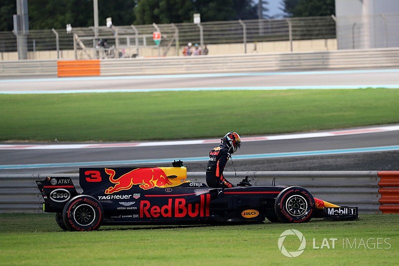 Ricciardo : Räikkönen aurait dû être loin devant au championnat