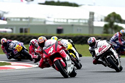 Kijktip van de dag: Biaggi wint thriller op Phillip Island