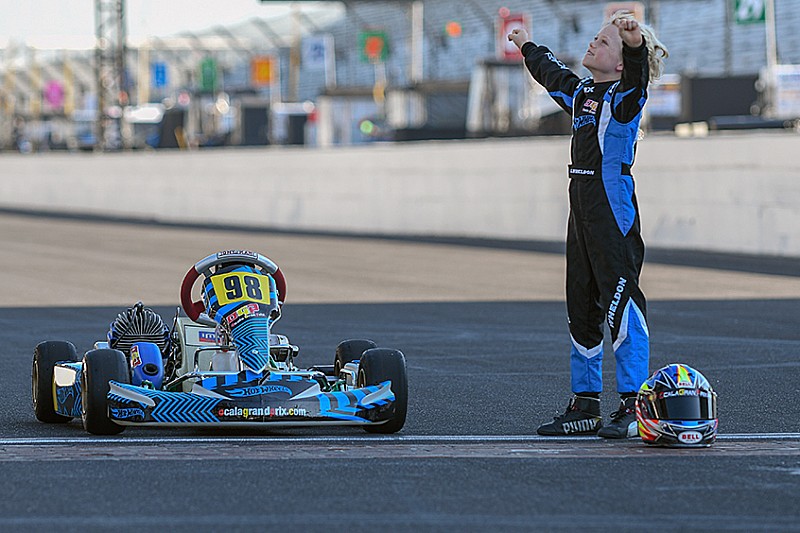 Hijo de Dan Wheldon homenajea a su padre en Indianápolis