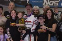 Blake Hahn scores prelim night win for Chili Bowl's first family