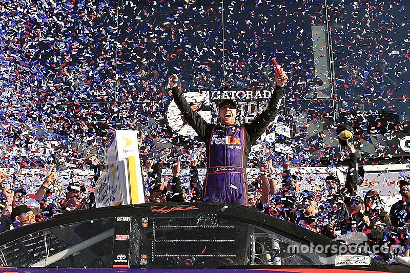 Denny Hamlin wins first Daytona 500 in spectacular photo finish