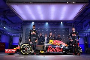 Red Bull unveils revamped F1 livery