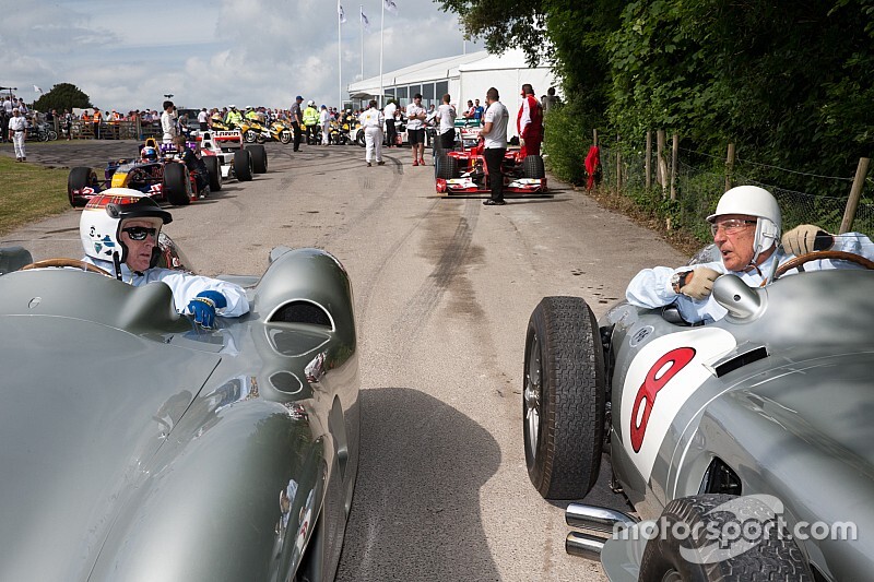 Jackie Stewart faz tributo a Stirling Moss: "Meu grande herói"