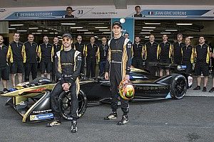 GALERÍA: equipo de Esteban Gutiérrez se toma la foto oficial
