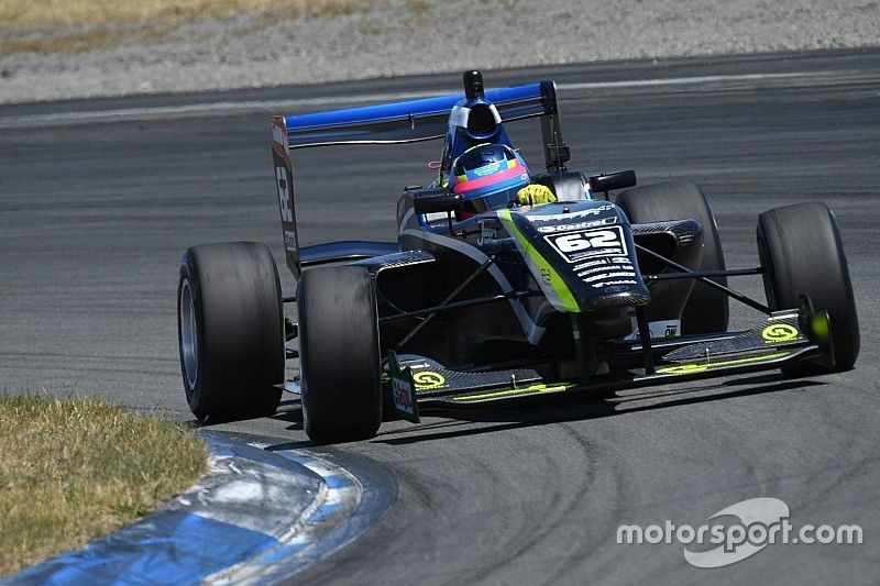 Habsburg három pontszerző helyezéssel kezdte a Toyota Racing Series szezont