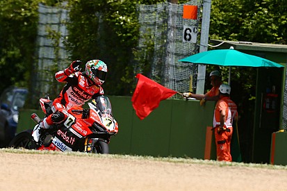 Superbike-WM Italien: Chaz Davies gewinnt den ersten Imola-Lauf nach Abbruch