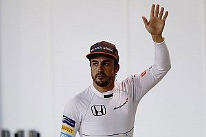 Alonso vai aos EUA e inicia preparação para a Indy 500