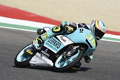 Barcelona Moto3: Mir wins after two final-lap moves