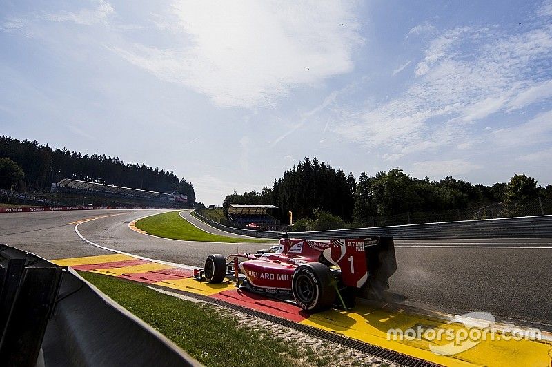 F2 Belgia: Leclerc cetak pole di lintasan basah, Gelael P19