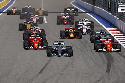 Vettel azon tűnődött, miért nem kapcsolták le a lámpákat Szocsiban