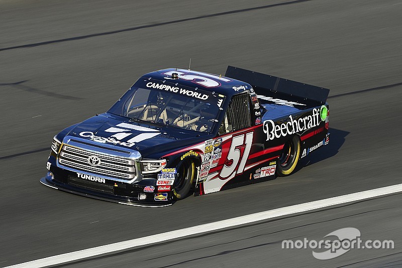 Kyle Busch vence em Charlotte e se aproxima de recorde