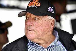 На семикратного чемпиона IndyCar напали пчелы-убийцы