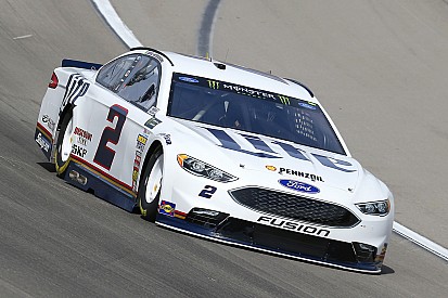 Brad Keselowski regola Truex Jr. e centra la pole a Las Vegas