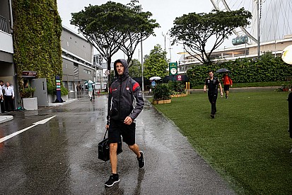 Grosjean incerto che il GP di Singapore si possa fare sul bagnato