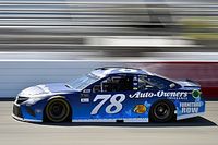 Truex gana una segunda etapa accidentada en Richmond 