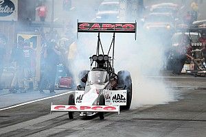 Steve Torrence wins Top Fuel Traxxas Nitro Shootout