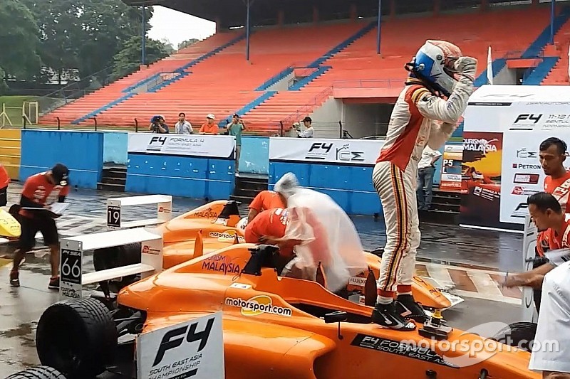 F4/SEA Sentul: Frost juara Race 1, Presley runner-up, Keanon P6