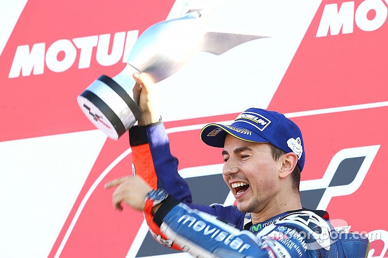 Lorenzo says farewell win a "present" to Yamaha