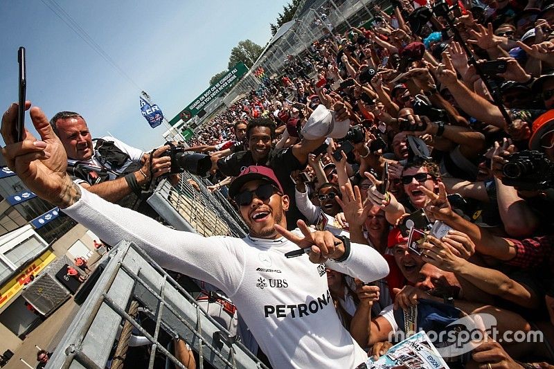 Le vainqueur Lewis Hamilton, Mercedes AMG F1