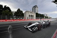 Pagenaud grignote légèrement sur Castroneves et Dixon