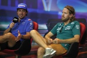 Fernando Alonso: Schaue die ganze Zeit, ob ich Vettel im Rückspiegel habe