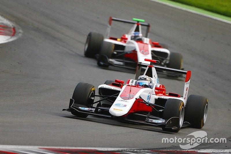 Silverstone GP3: Albon tops qualifying in mixed conditions