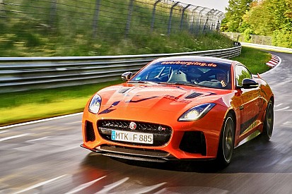 Dit is 'm dan: de Jaguar F-Type SVR Nürburgring Taxi