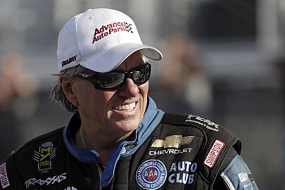 John Force gains honorary doctorate from UNOH