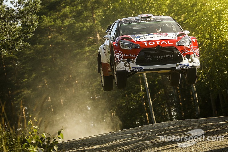 WRC Finlandia: Meeke memimpin di awal, Latvala dan Tanak kehilangan waktu