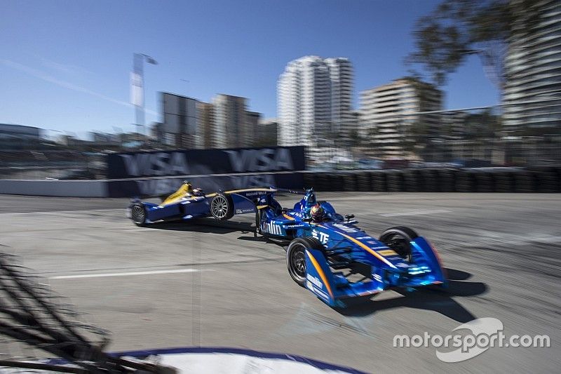 Incidente: Robin Frijns, Amlin Andretti, e Sébastien Buemi, Renault e.dams