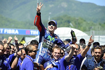 Lorenzo won't take his team to Ducati
