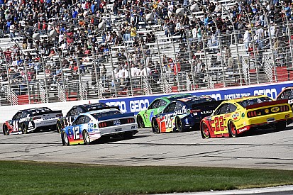 NASCAR e IndyCar suspenden carreras