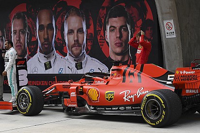 Vettel és a vasárnap képekben a Kínai Nagydíjról: ismét csak egy dobogó