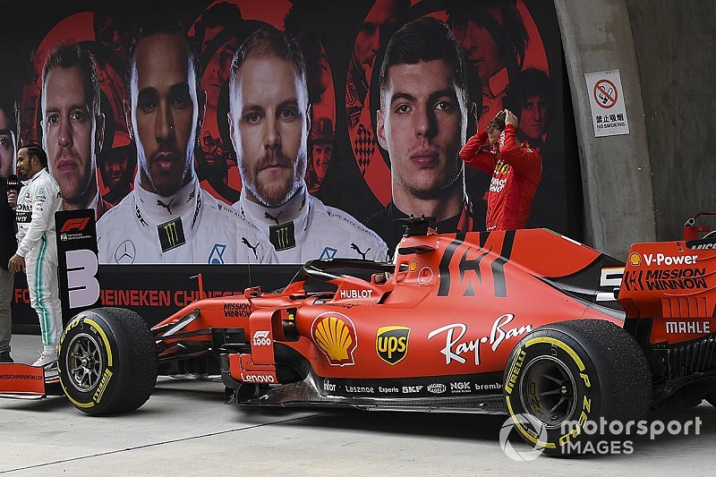 Vettel és a vasárnap képekben a Kínai Nagydíjról: ismét csak egy dobogó