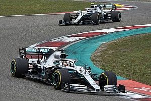 Bottas: El que va primero aún "controla" la carrera