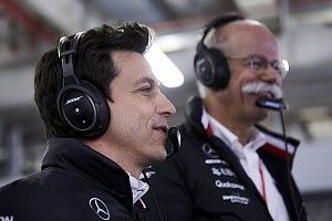 Wolff szerint a Ferrari "kinyitott egy férges konzervet"