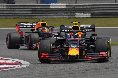 Red Bull выбрала пилотов для тестов в Барселоне