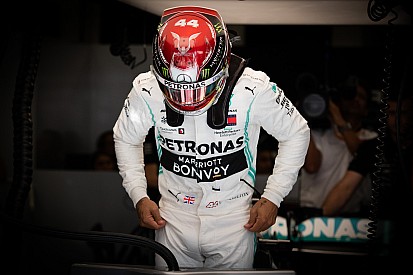 Hamilton: pusztító nap ez Leclerc számára, de még sok versenyt fog nyerni