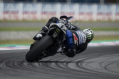 MotoGP riders say passing off-line "impossible" at Termas